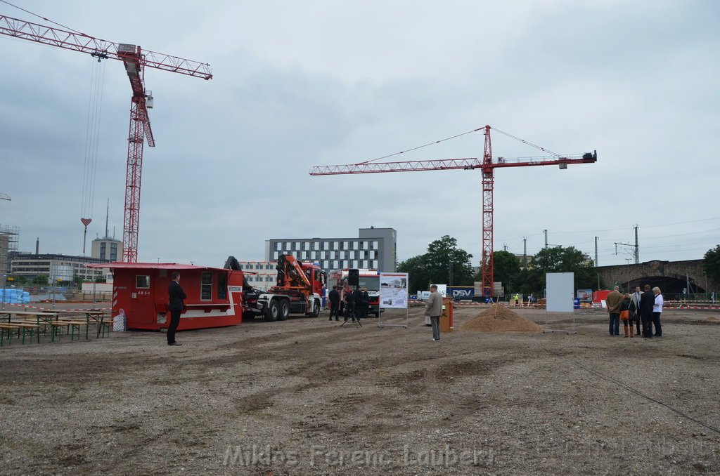 Erster Spatenstich Neues Feuerwehrzentrum Koeln Kalk Gummersbacherstr P019.JPG - Miklos Laubert
